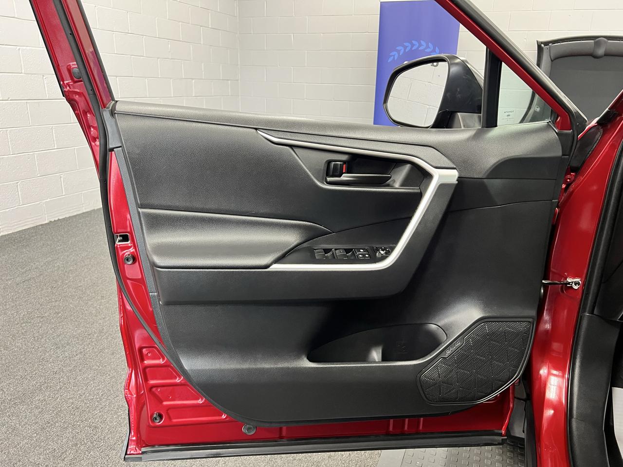 Toyota RAV4 LE 2019