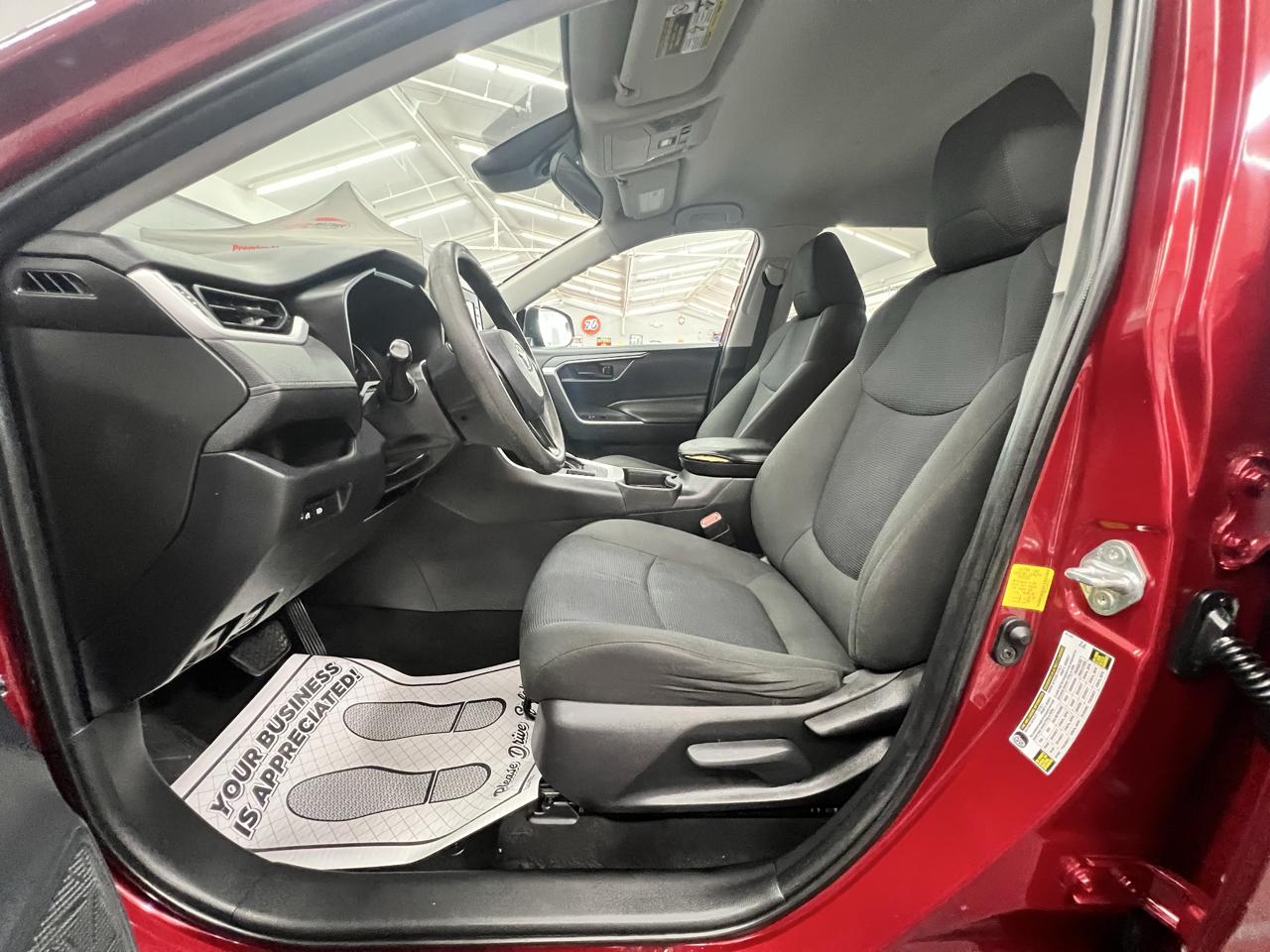 Toyota RAV4 LE 2019