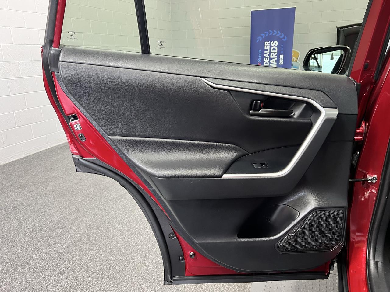 Toyota RAV4 LE 2019