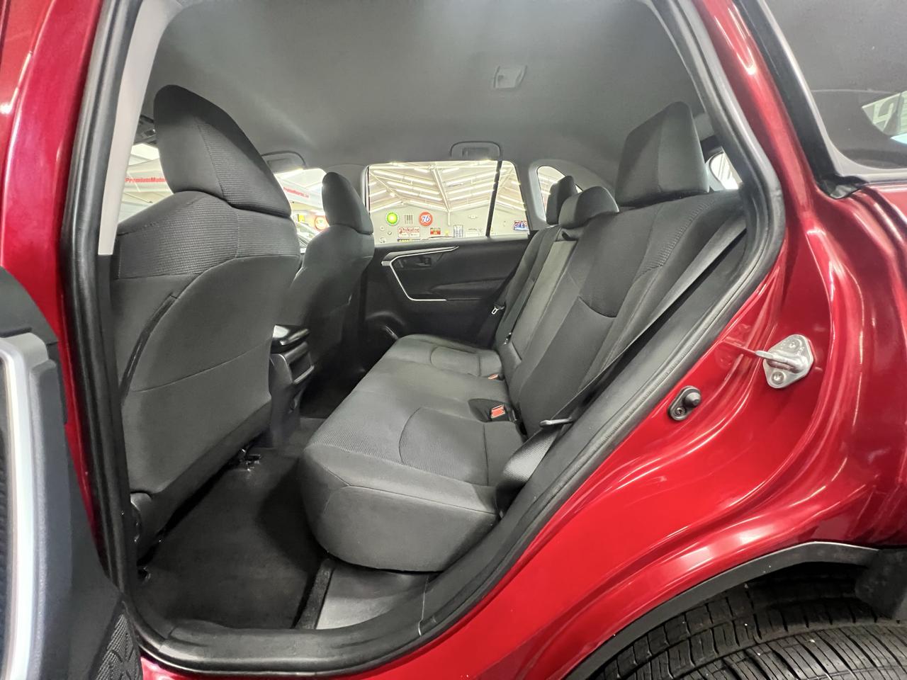 Toyota RAV4 LE 2019