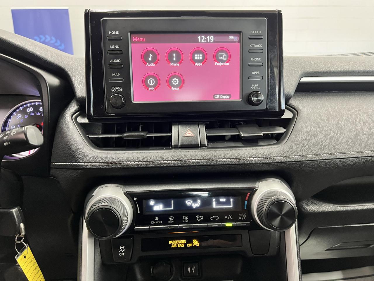 Toyota RAV4 LE 2019