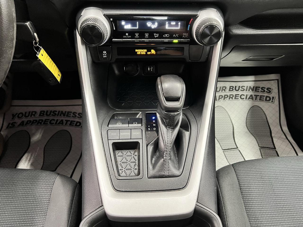 Toyota RAV4 LE 2019
