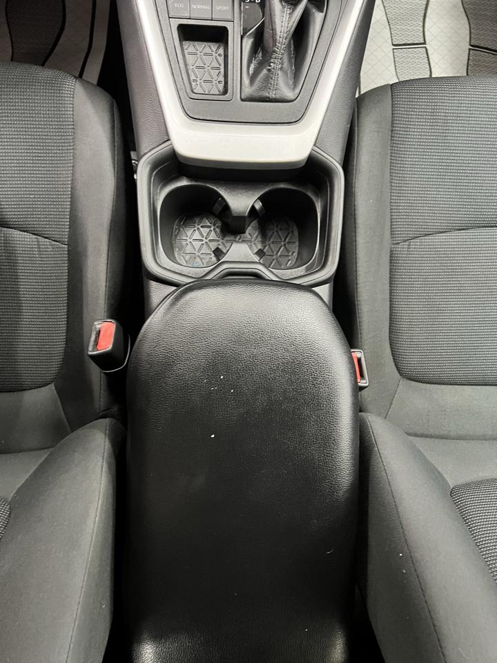 Toyota RAV4 LE 2019