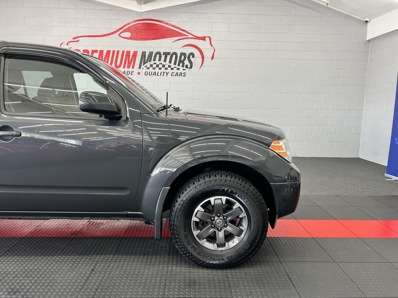 Nissan Frontier  2015