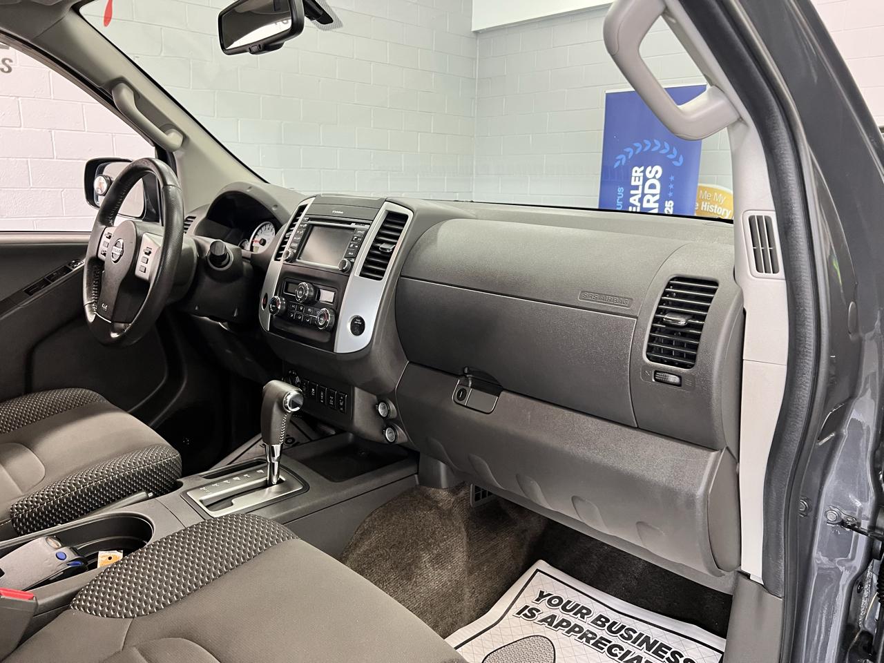 Nissan Frontier  2015