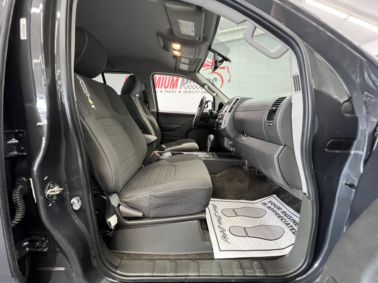 Nissan Frontier  2015