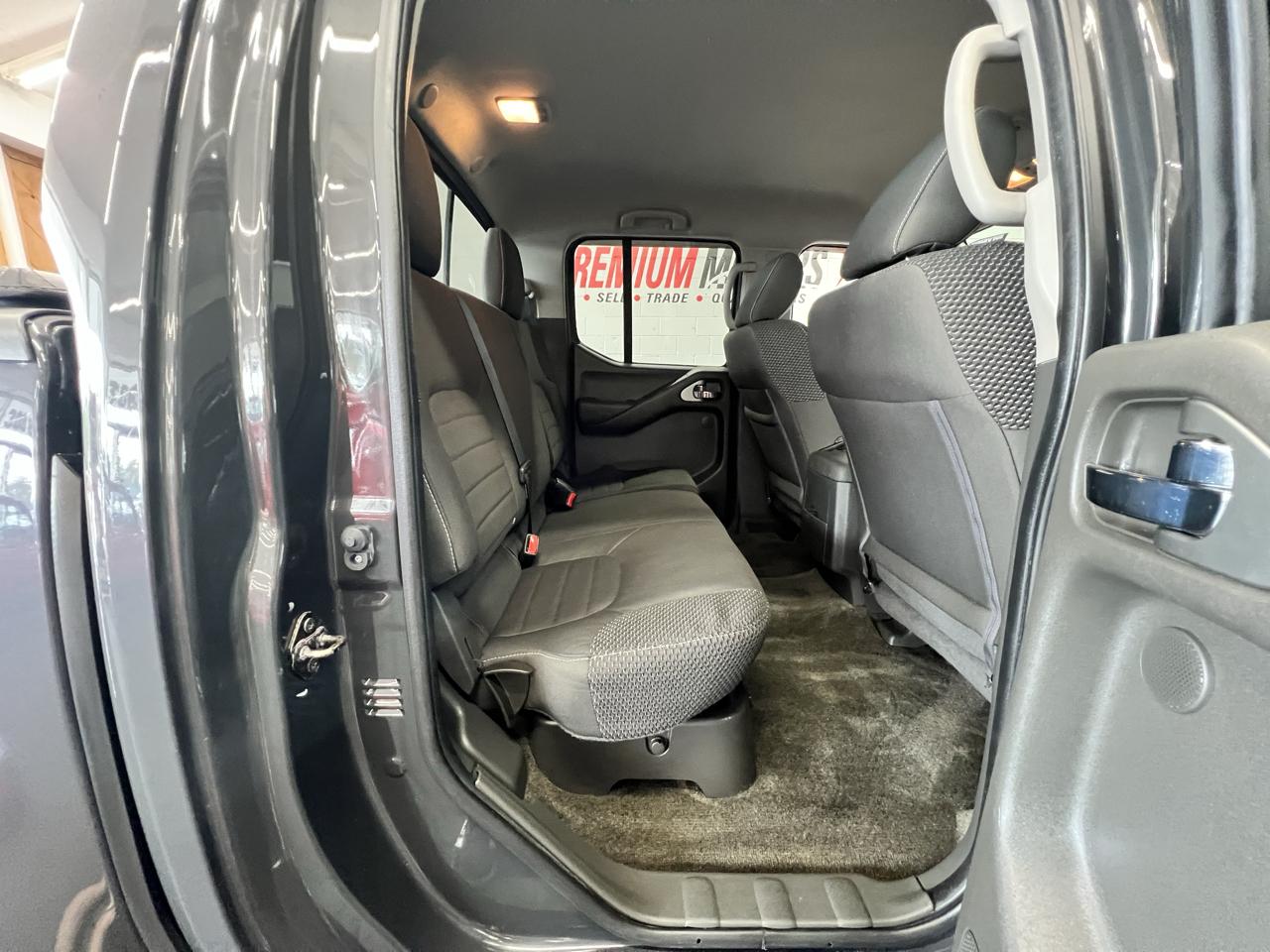Nissan Frontier  2015