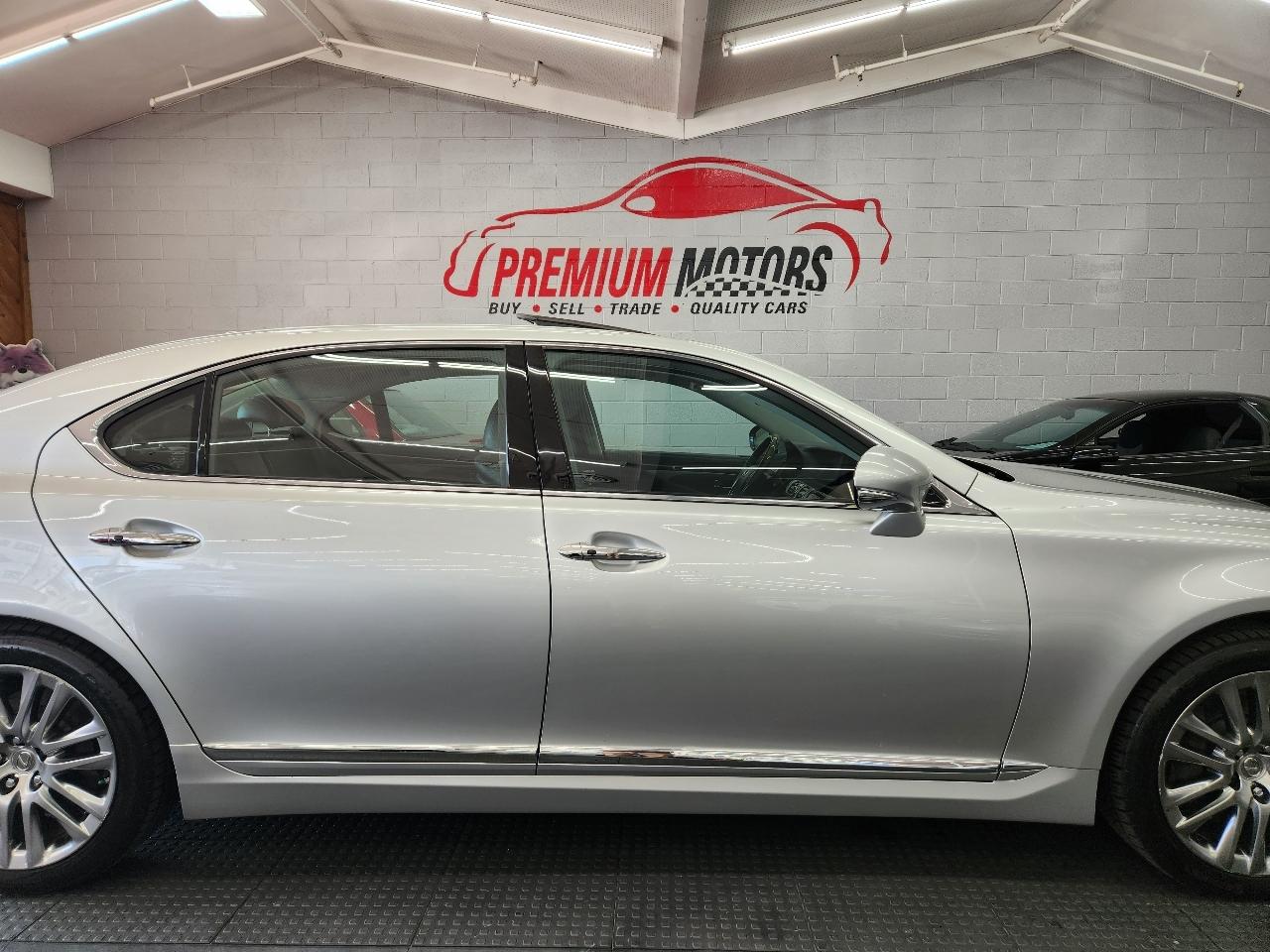 Lexus LS 460  2013
