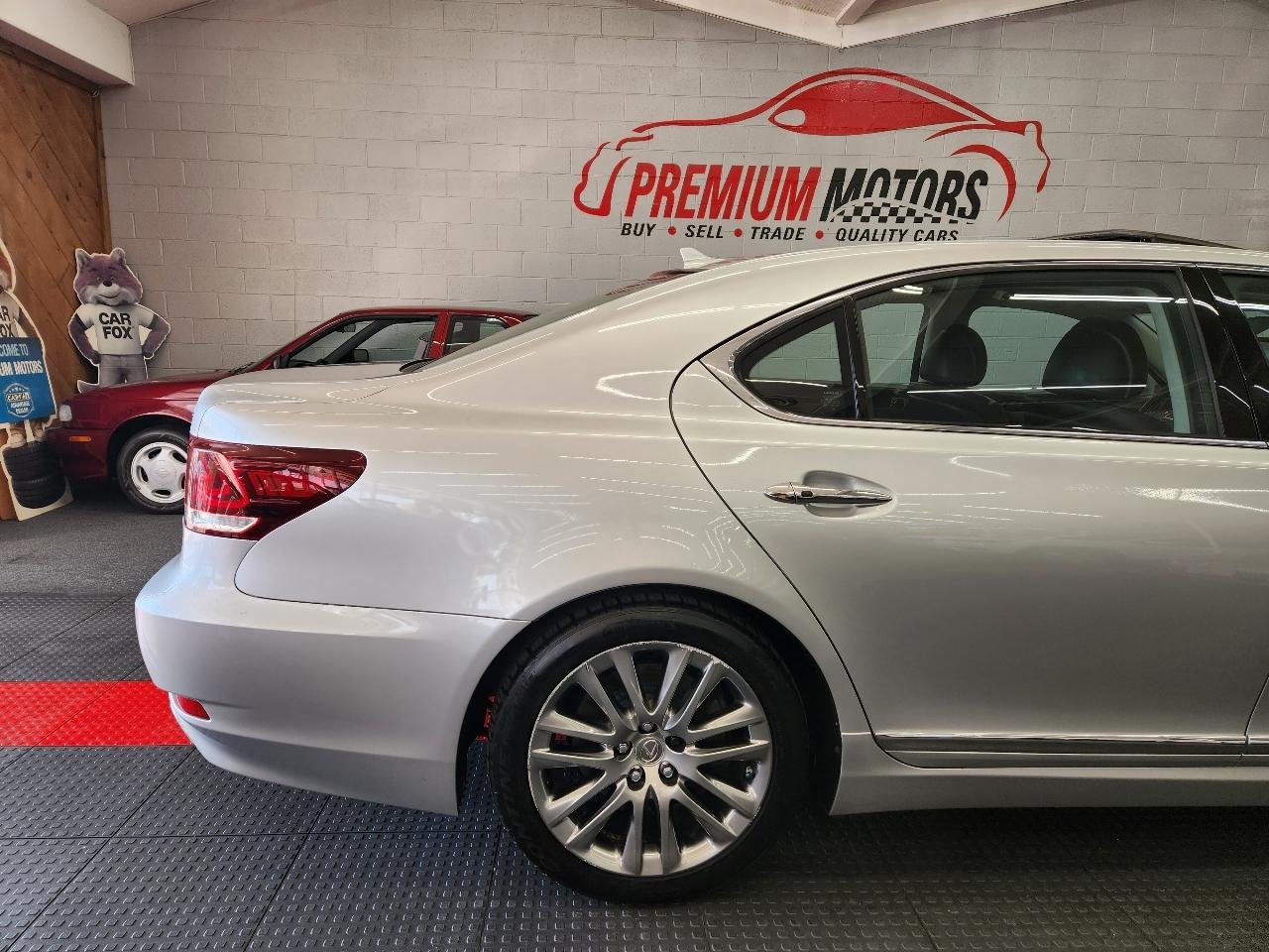 Lexus LS 460  2013