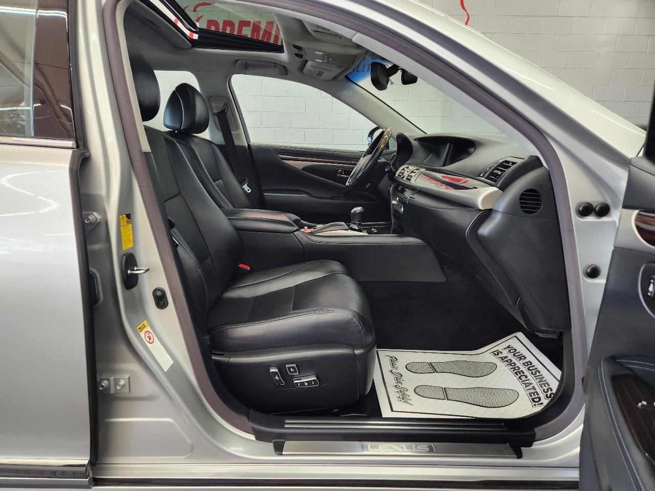 Lexus LS 460  2013