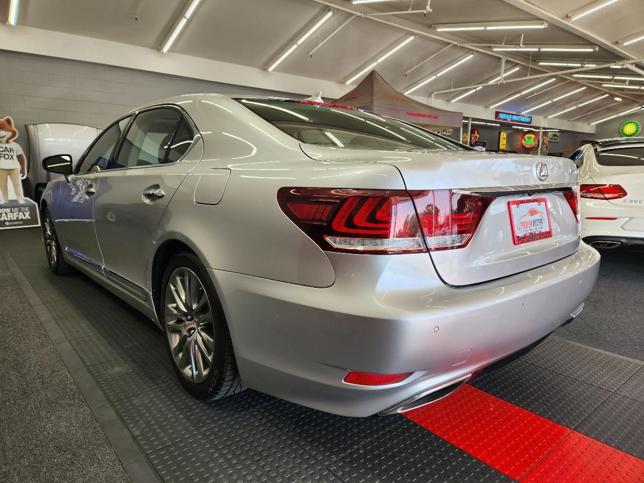 Lexus LS 460  2013