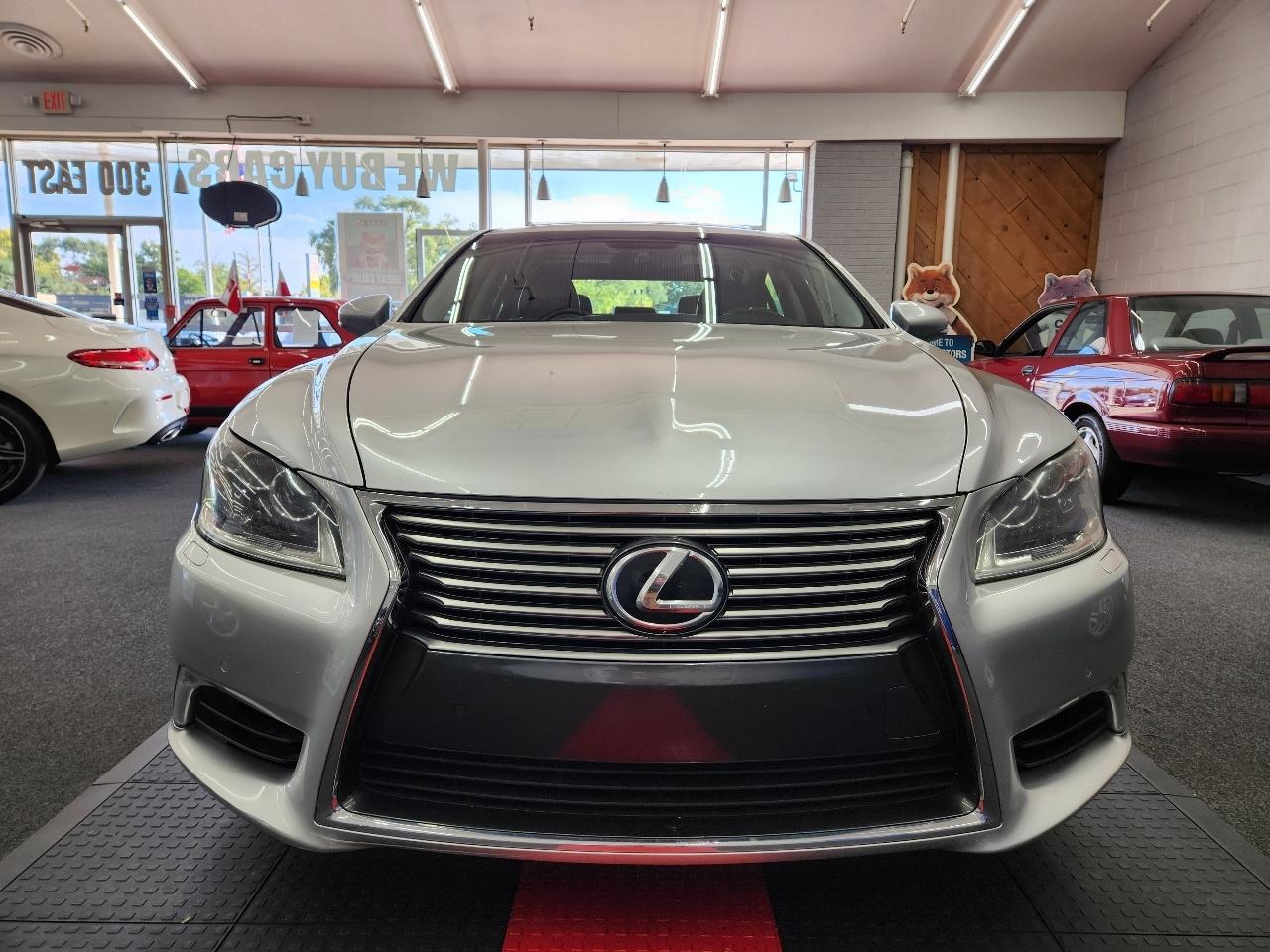 Lexus LS 460  2013