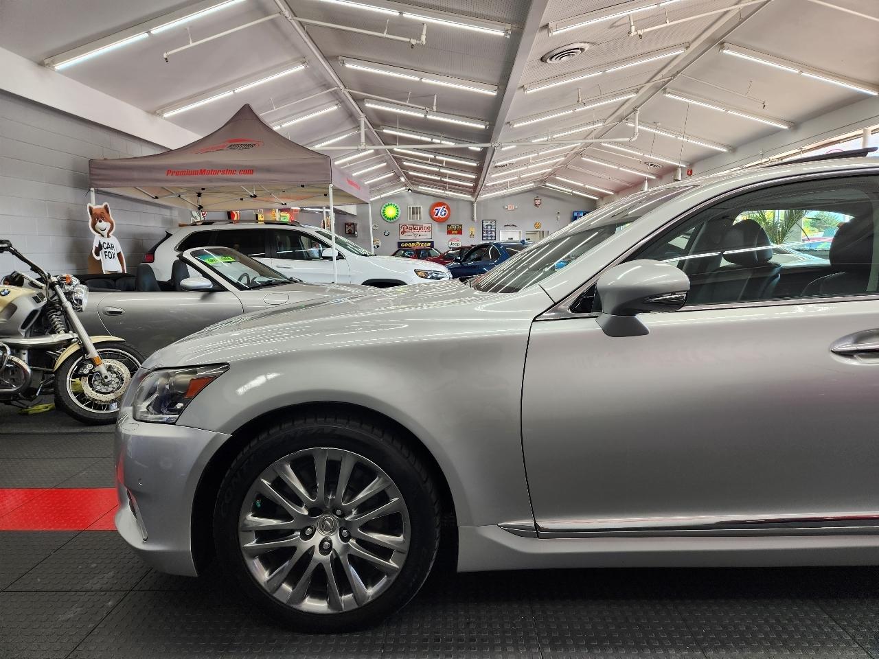 Lexus LS 460  2013