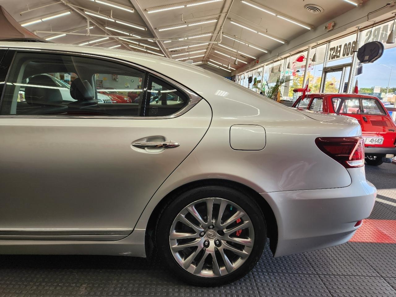 Lexus LS 460  2013