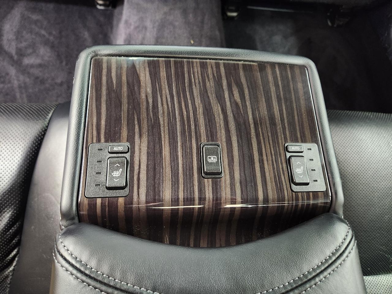 Lexus LS 460  2013