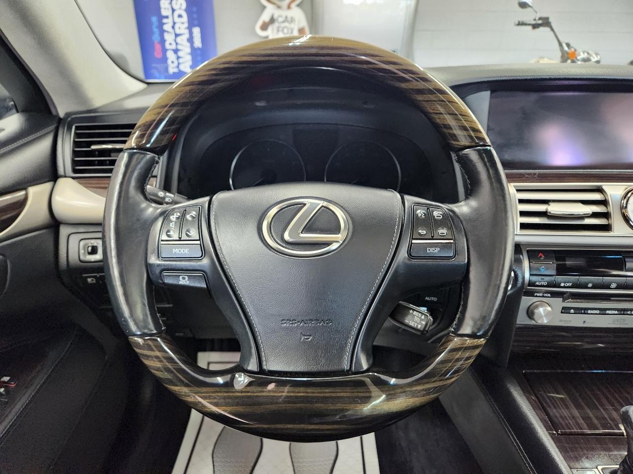 Lexus LS 460  2013