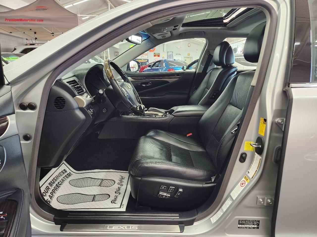 Lexus LS 460  2013