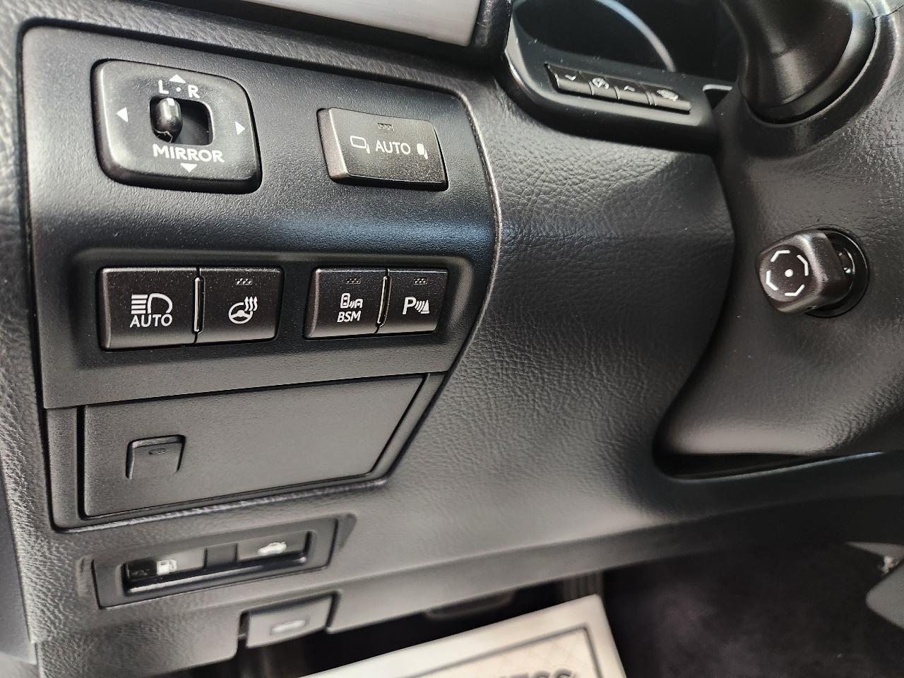Lexus LS 460  2013