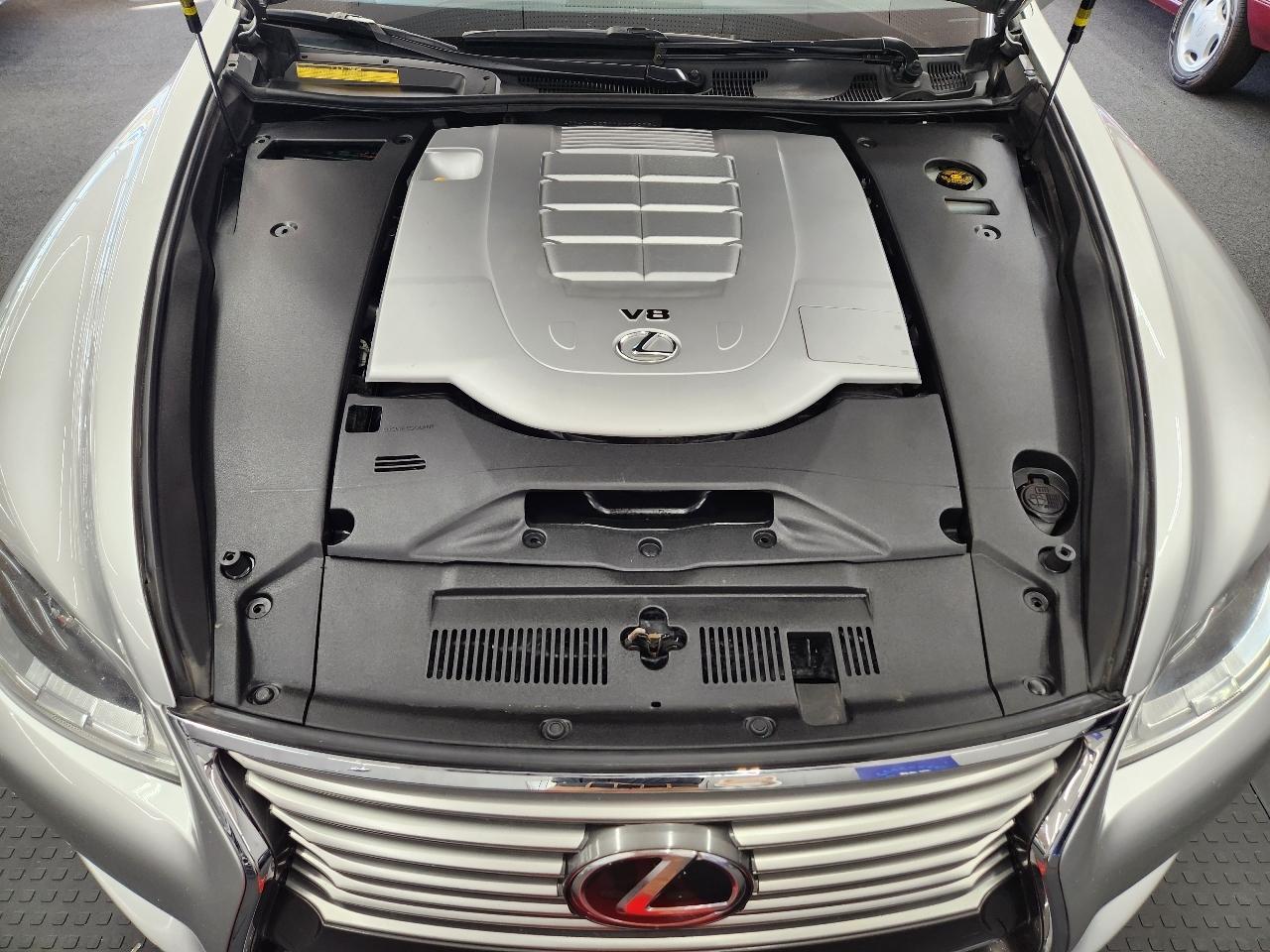 Lexus LS 460  2013