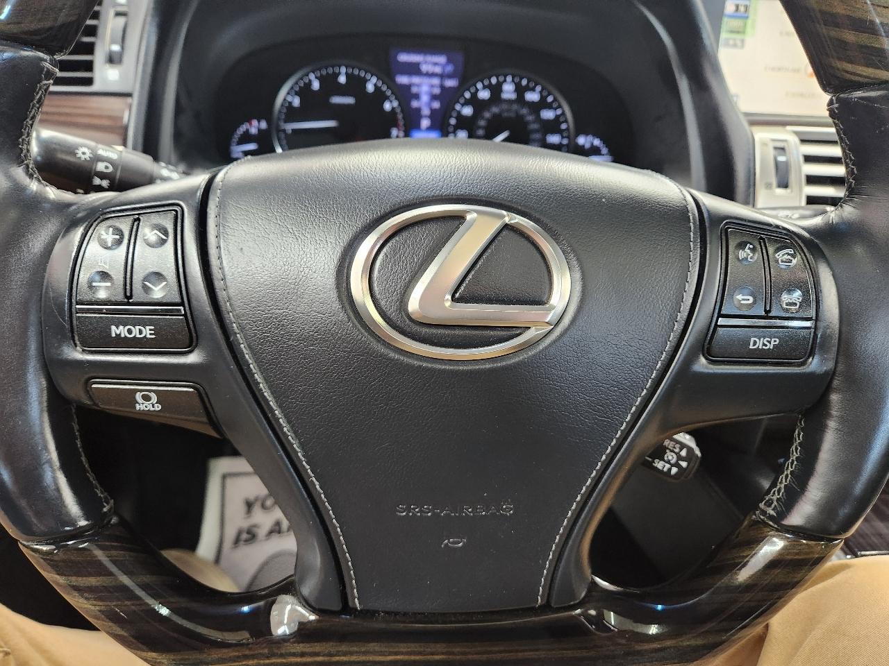 Lexus LS 460  2013