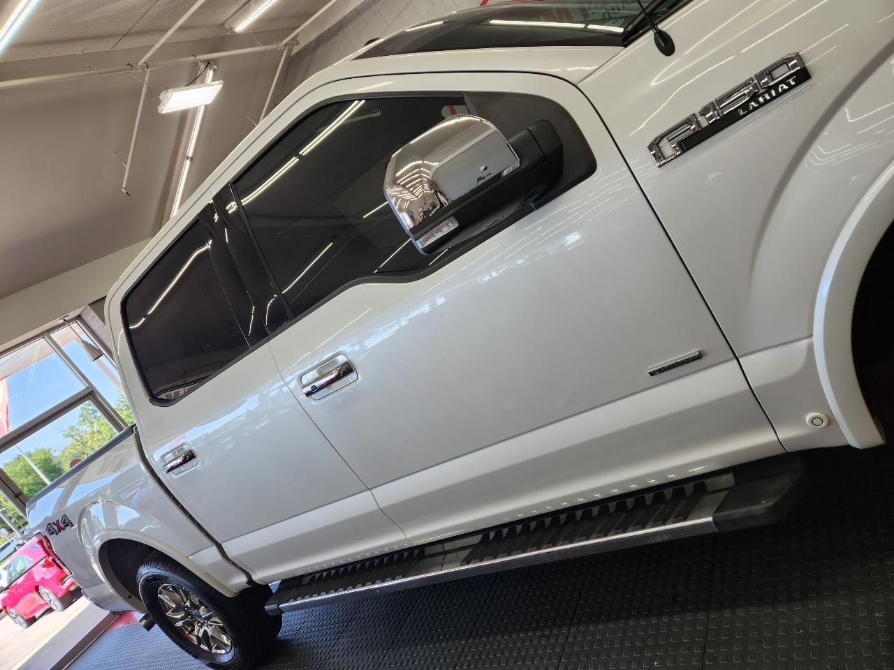 Ford F-150 4WD SuperCab 133" Lariat 2017