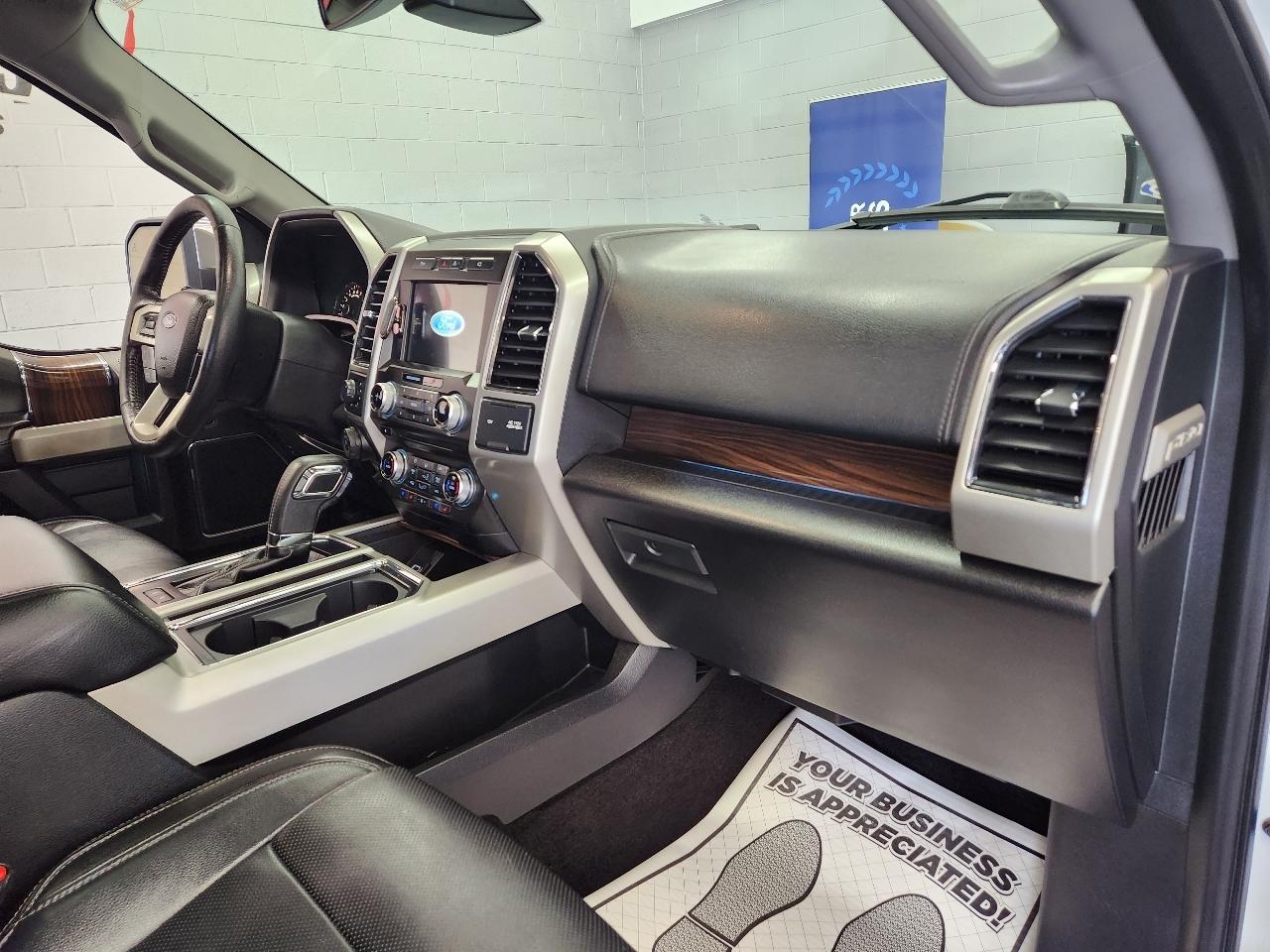 Ford F-150 4WD SuperCab 133" Lariat 2017