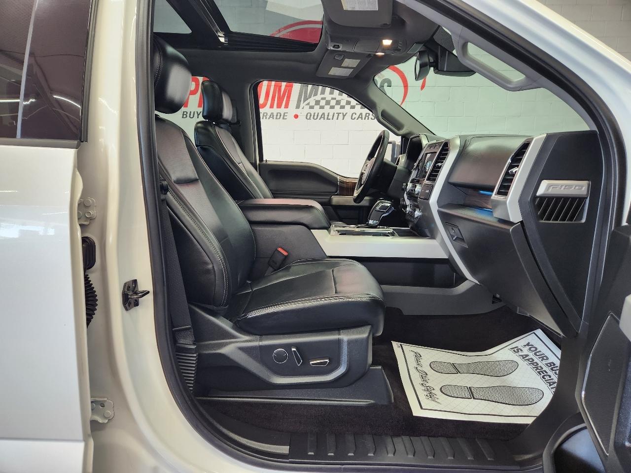 Ford F-150 4WD SuperCab 133" Lariat 2017
