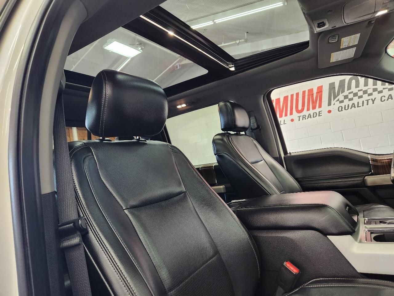 Ford F-150 4WD SuperCab 133" Lariat 2017