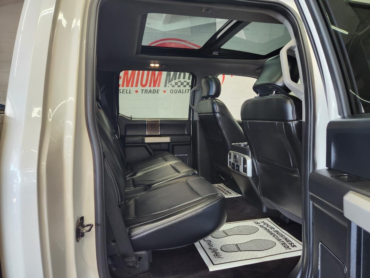Ford F-150 4WD SuperCab 133" Lariat 2017