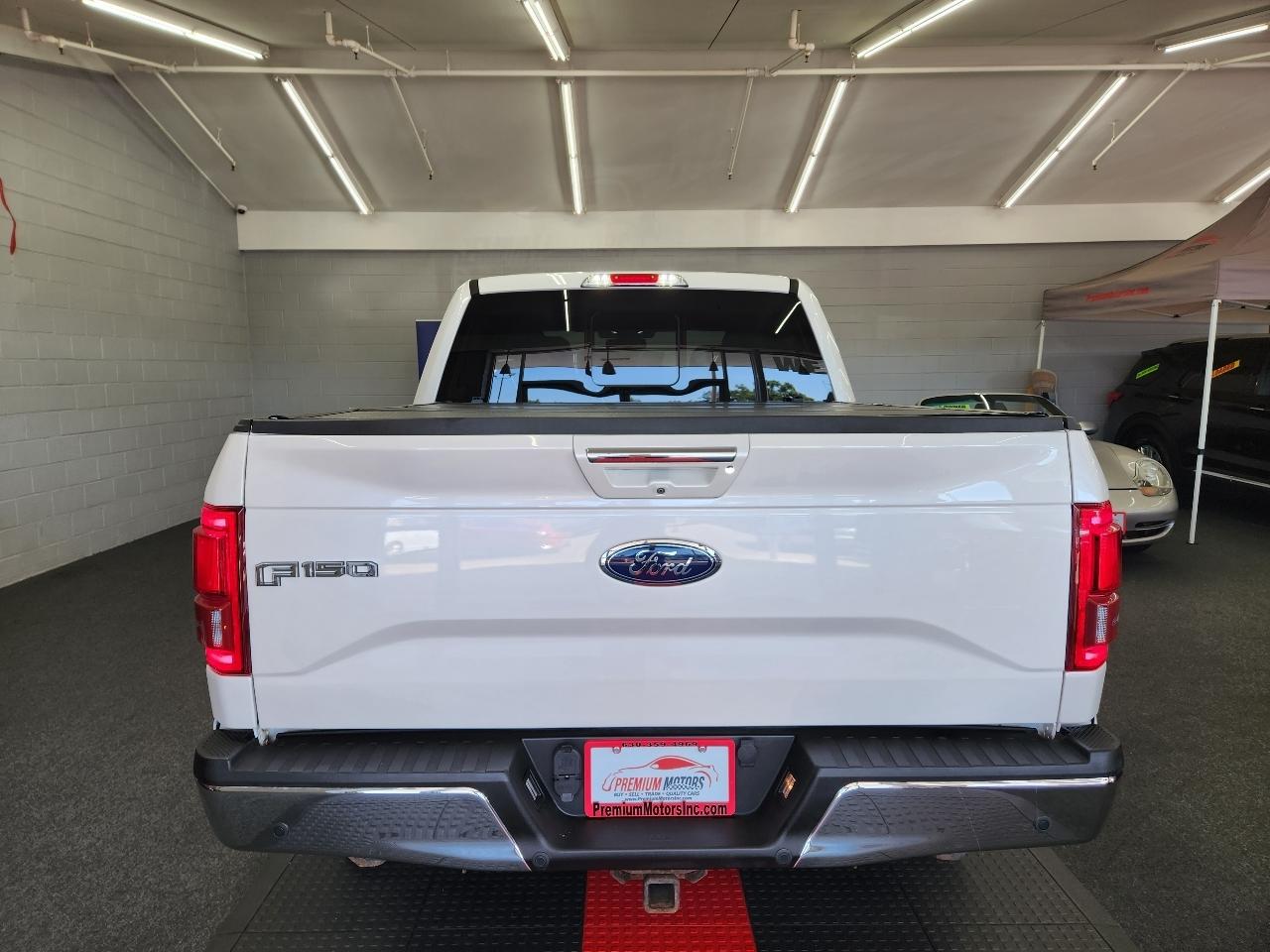 Ford F-150 4WD SuperCab 133" Lariat 2017