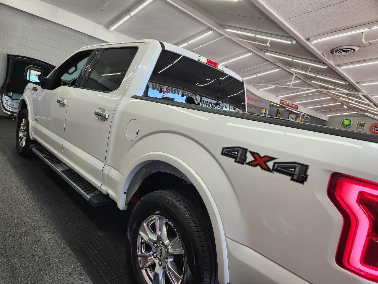 Ford F-150 4WD SuperCab 133" Lariat 2017