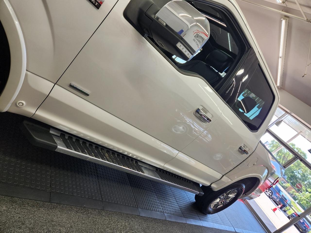 Ford F-150 4WD SuperCab 133" Lariat 2017