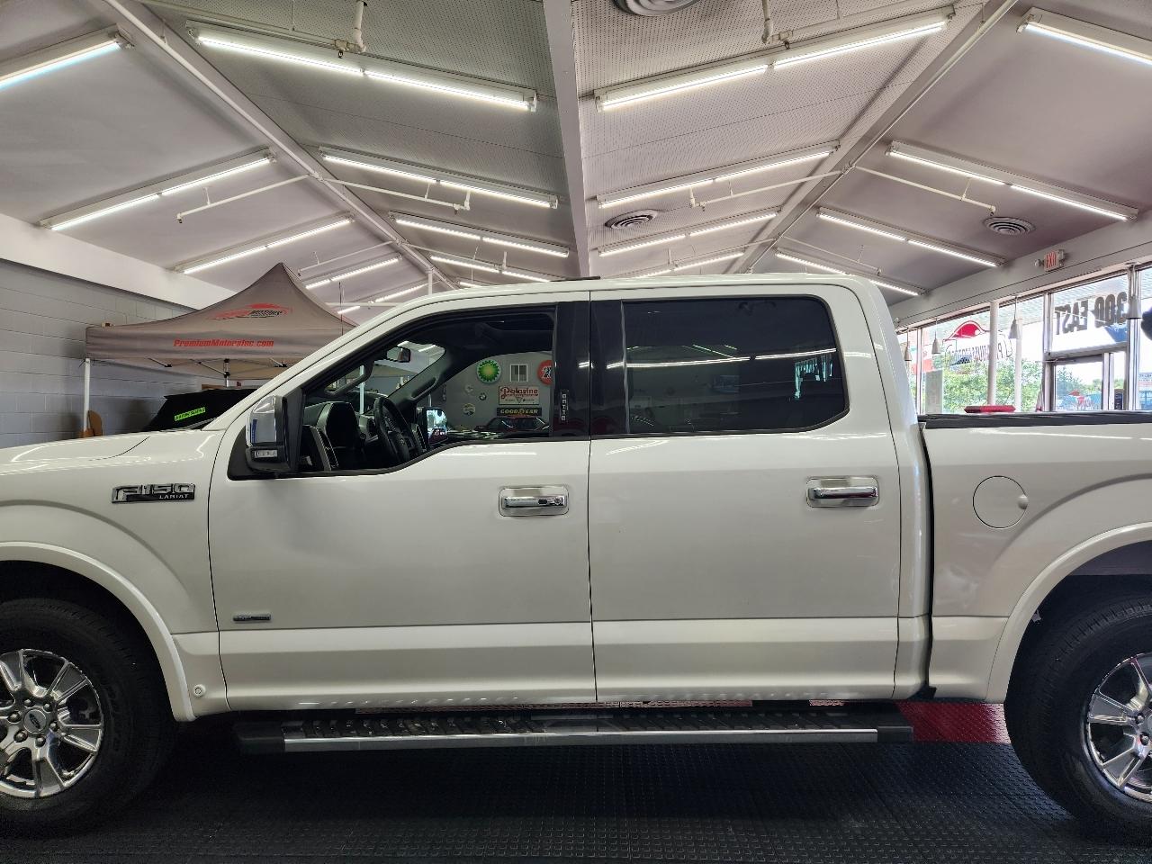 Ford F-150 4WD SuperCab 133" Lariat 2017
