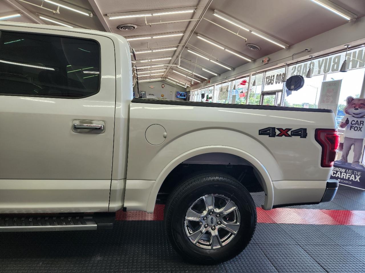 Ford F-150 4WD SuperCab 133" Lariat 2017