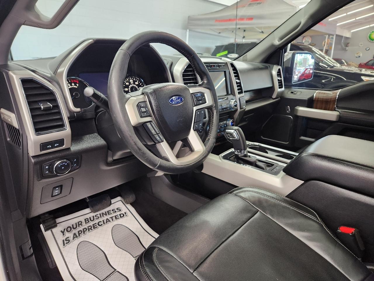 Ford F-150 4WD SuperCab 133" Lariat 2017