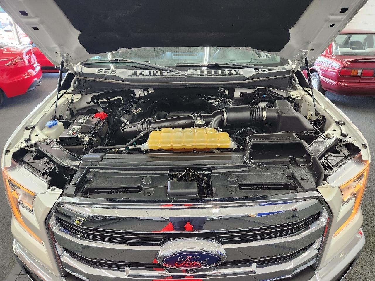 Ford F-150 4WD SuperCab 133" Lariat 2017