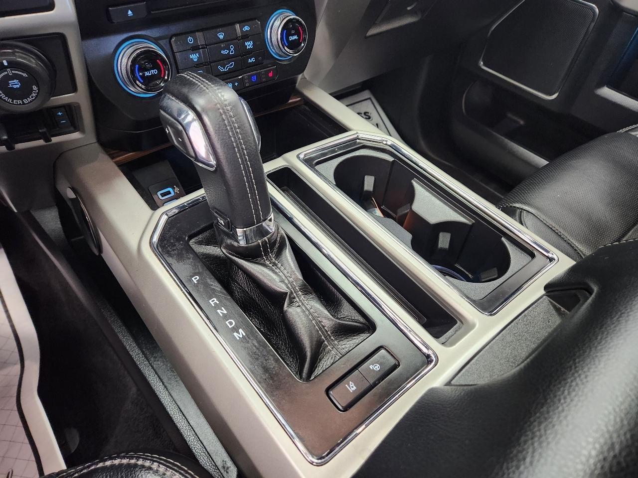 Ford F-150 4WD SuperCab 133" Lariat 2017