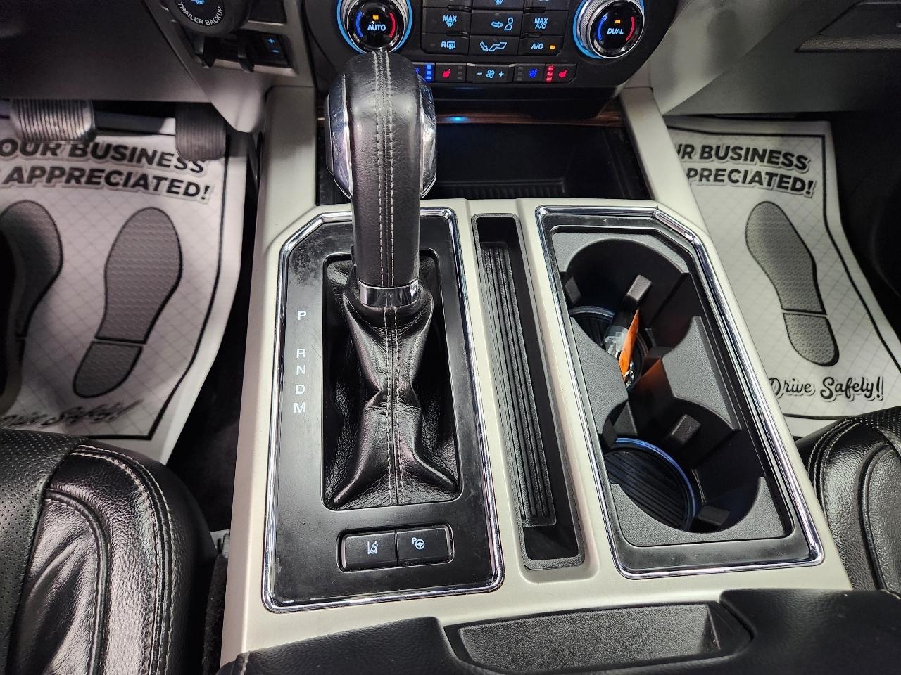 Ford F-150 4WD SuperCab 133" Lariat 2017