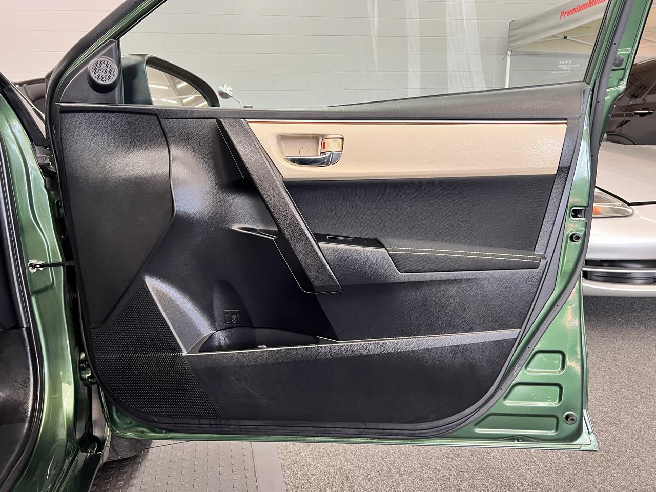 Toyota Corolla  2015