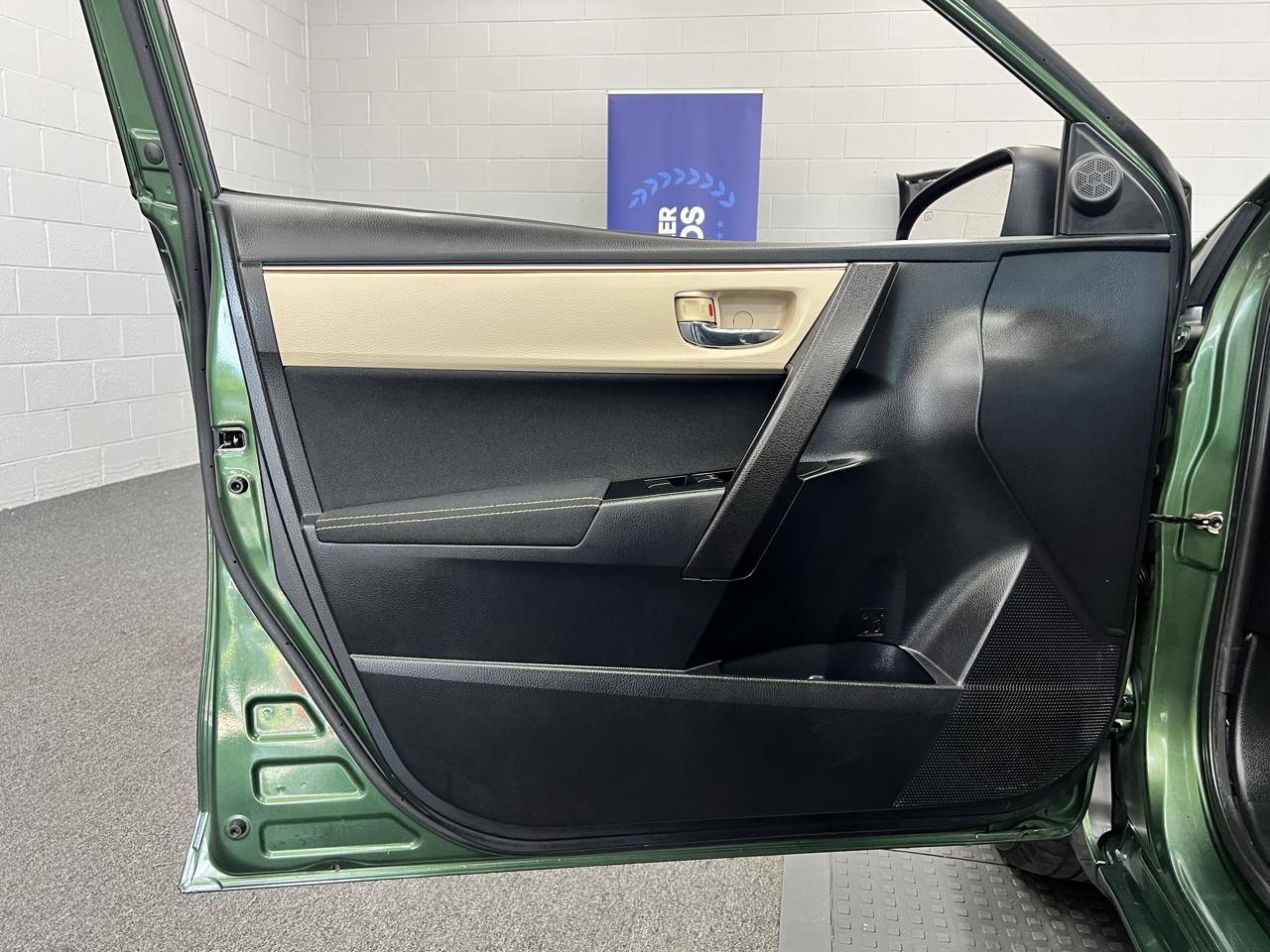 Toyota Corolla  2015