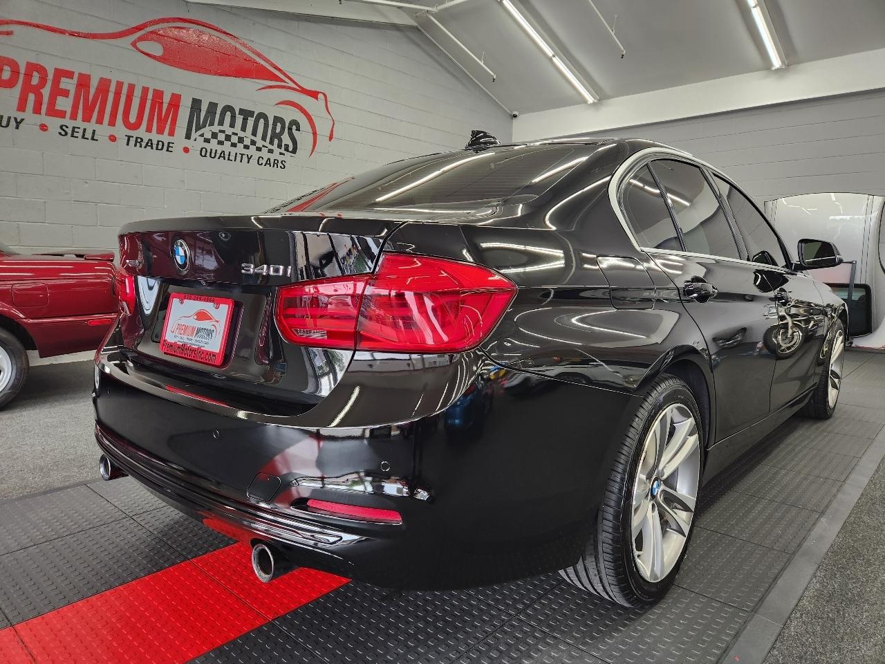BMW 3-Series  2017