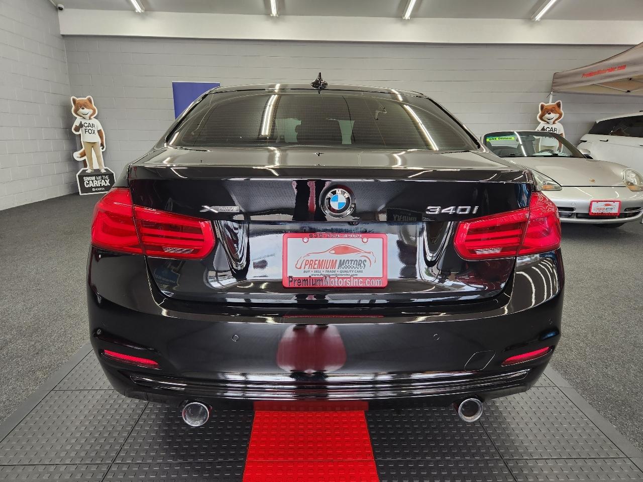 BMW 3-Series  2017