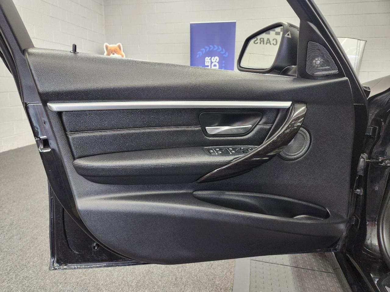 BMW 3-Series  2017