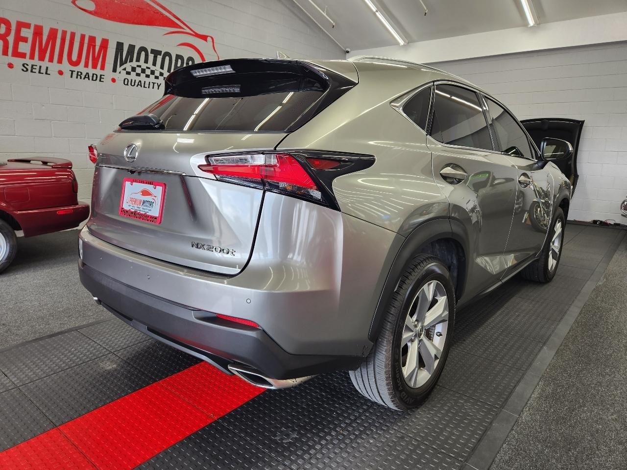 Lexus NX 200t  2017
