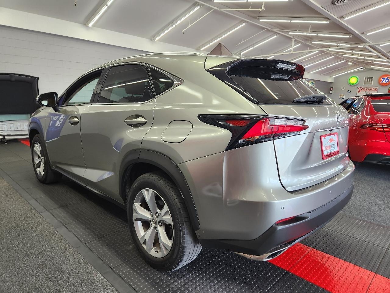 Lexus NX 200t  2017