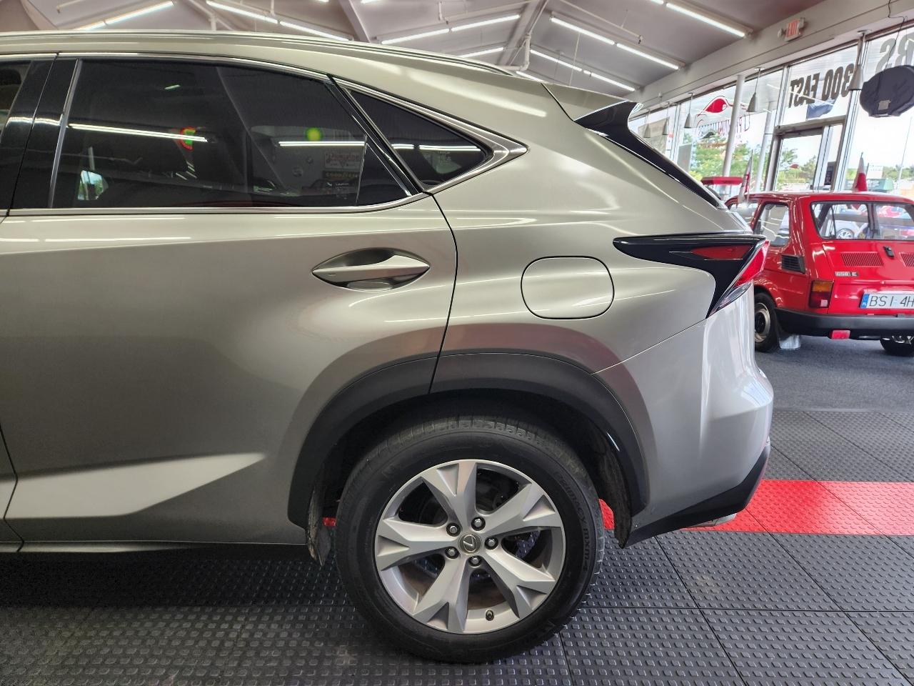 Lexus NX 200t  2017
