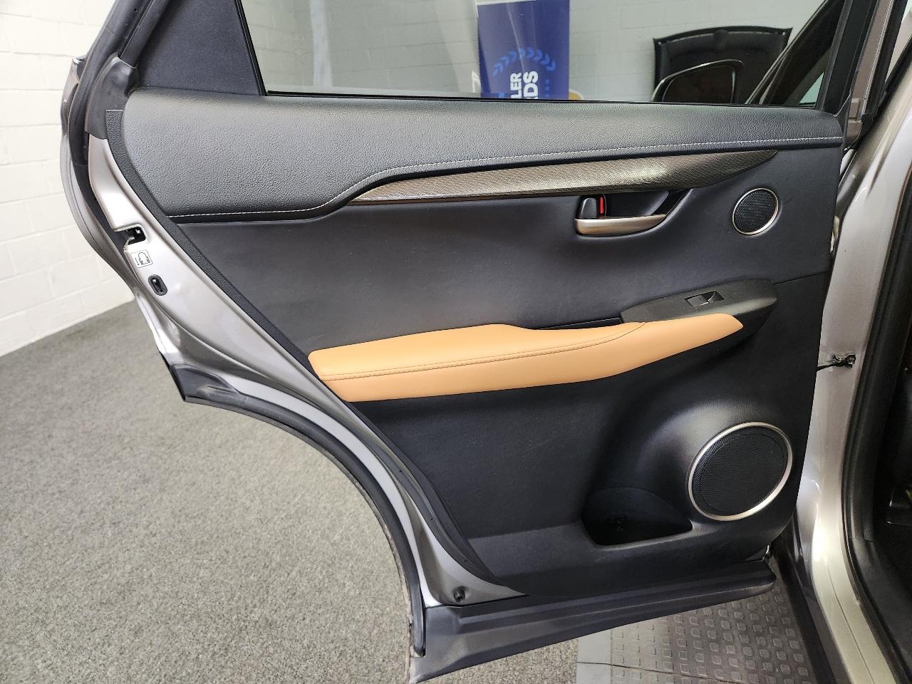Lexus NX 200t  2017