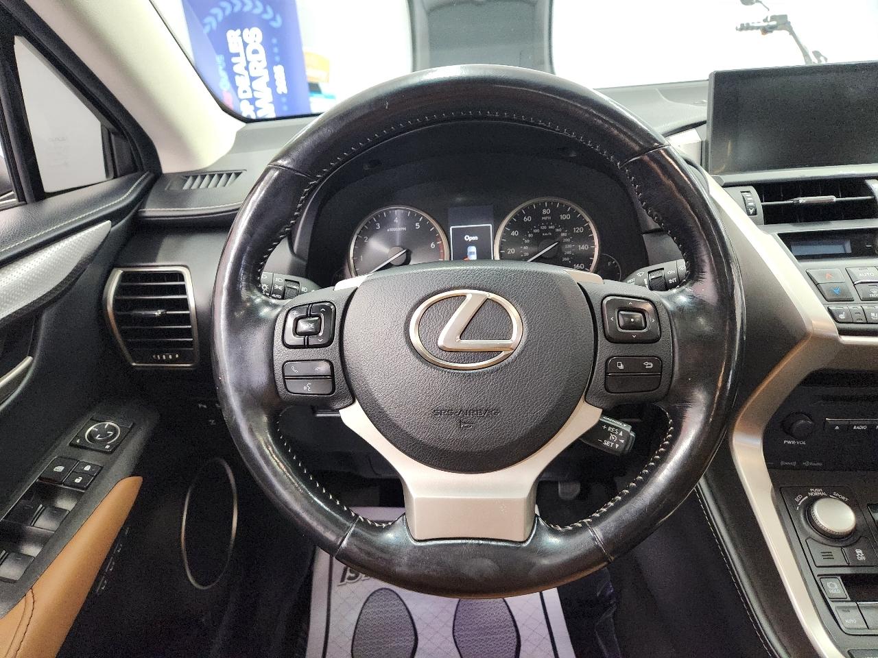 Lexus NX 200t  2017
