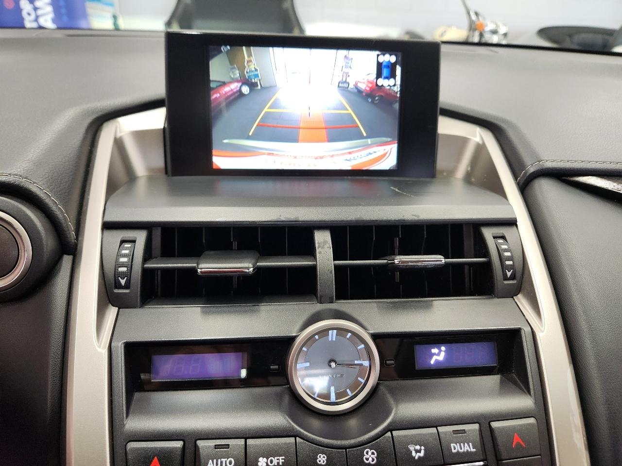 Lexus NX 200t  2017