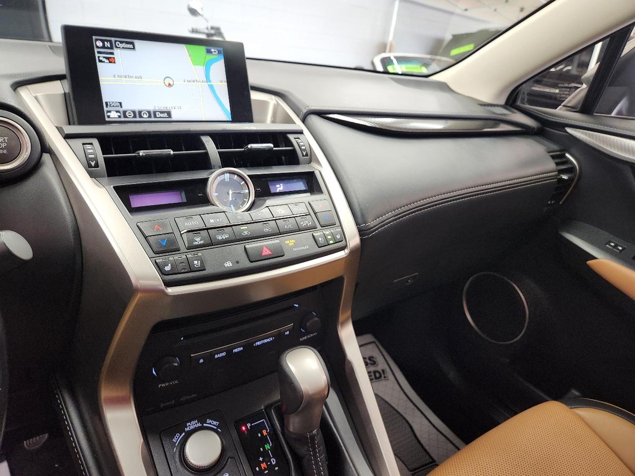 Lexus NX 200t  2017